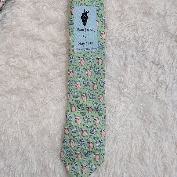 Martha’s Vineyard Vines Umbrellas Drinks On Green 100% Silk Neck Tie 57" Read - Picture 6 of 8